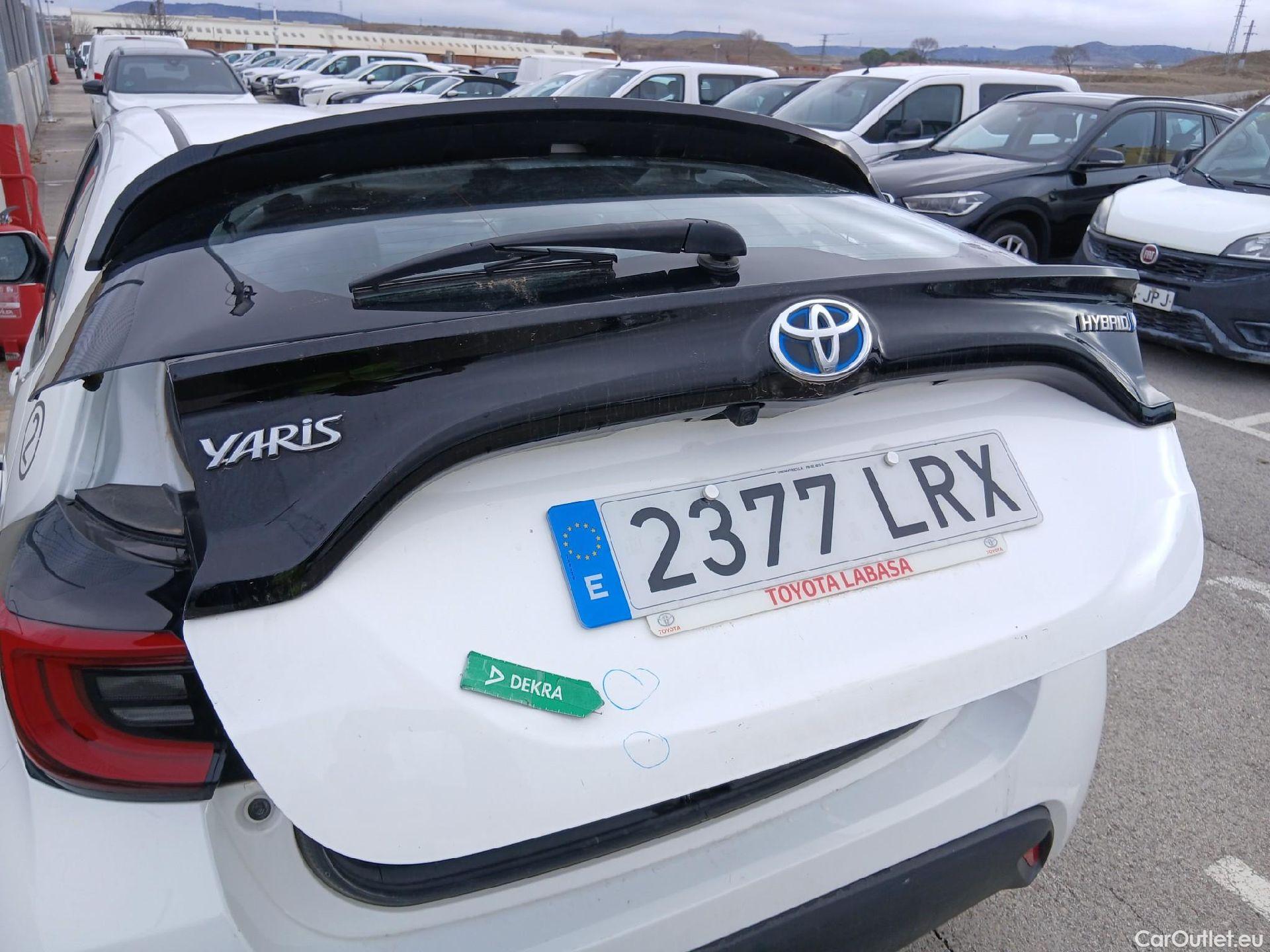  Toyota  Yaris TOYOTA  / 2020 / 5P / berlina con portón 1.5 120H Active Tech #32