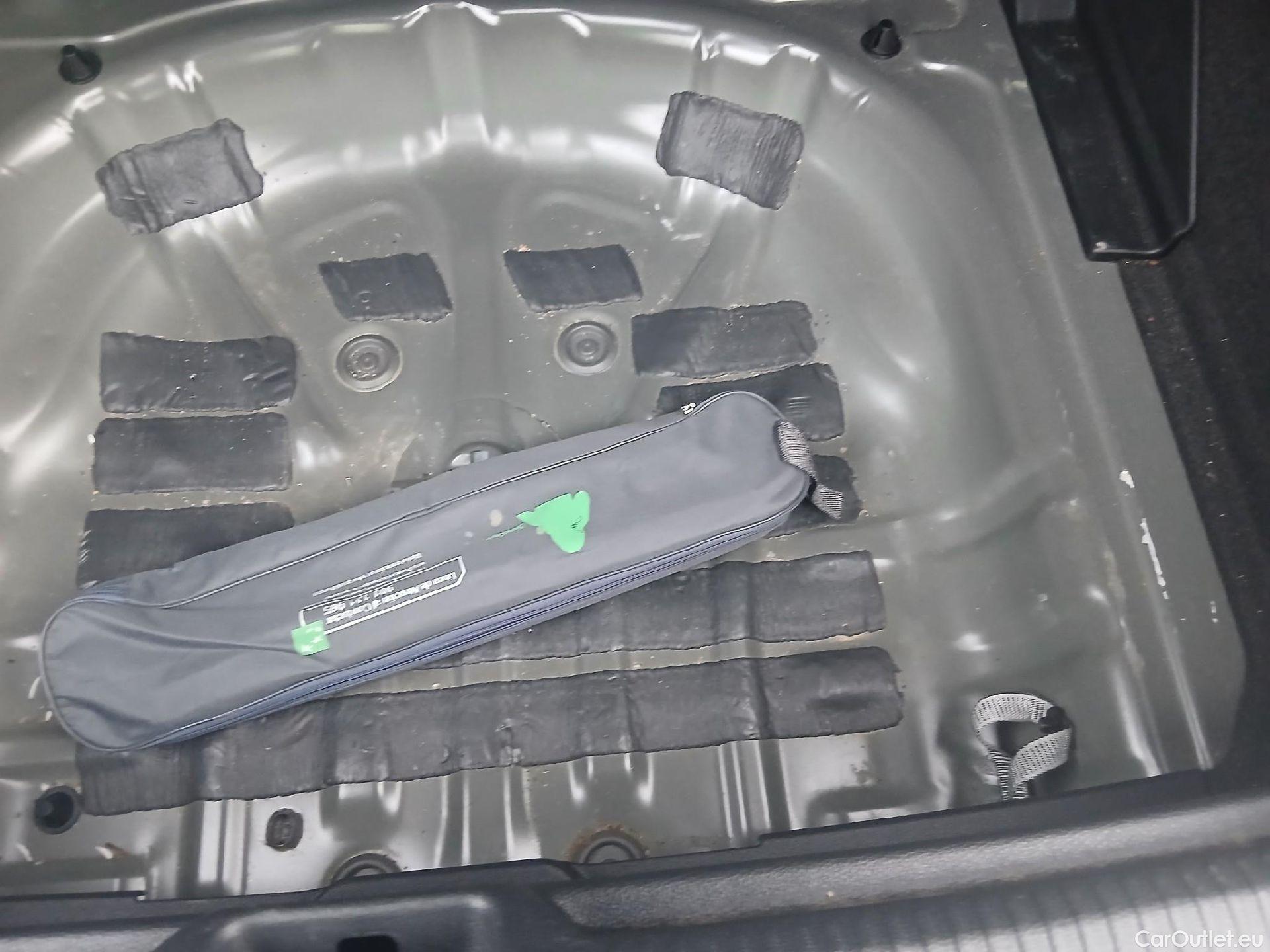  Audi  Q2 AUDI  / 2016 / 5P / todoterreno Design 30 TDI 85kW (116CV) S tronic #2