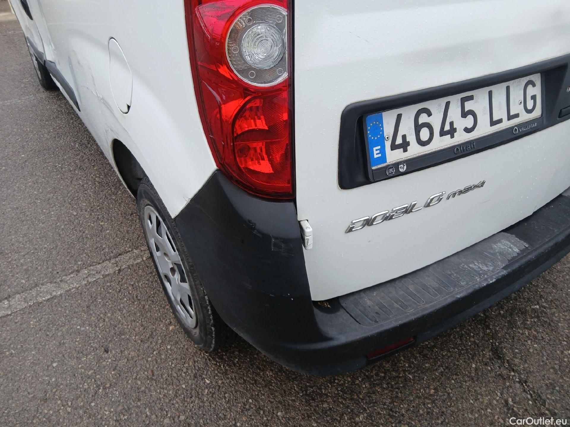  Fiat  Doblo FIAT Doblò Cargo/2015/4P/furgón derivado de turismo Cargo XL Base Plus 1.6 Mjet 78kW (105CV) #21