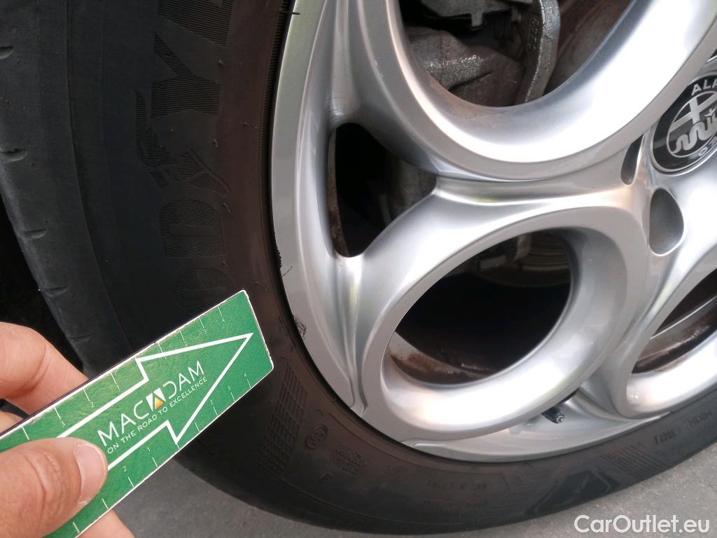  Alfa Romeo  TONALE Alfa Romeo  / 2022 / 5P / todoterreno 1.5 MHEV GASOLINA 130 CV SPRINT FWD #7