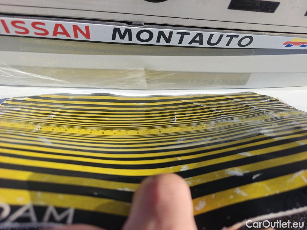  Nissan  Micra NISSAN  / 2017 / 5P / berlina con portón IG-T 68 kW (92 CV) E6D-F N-Design Black #2