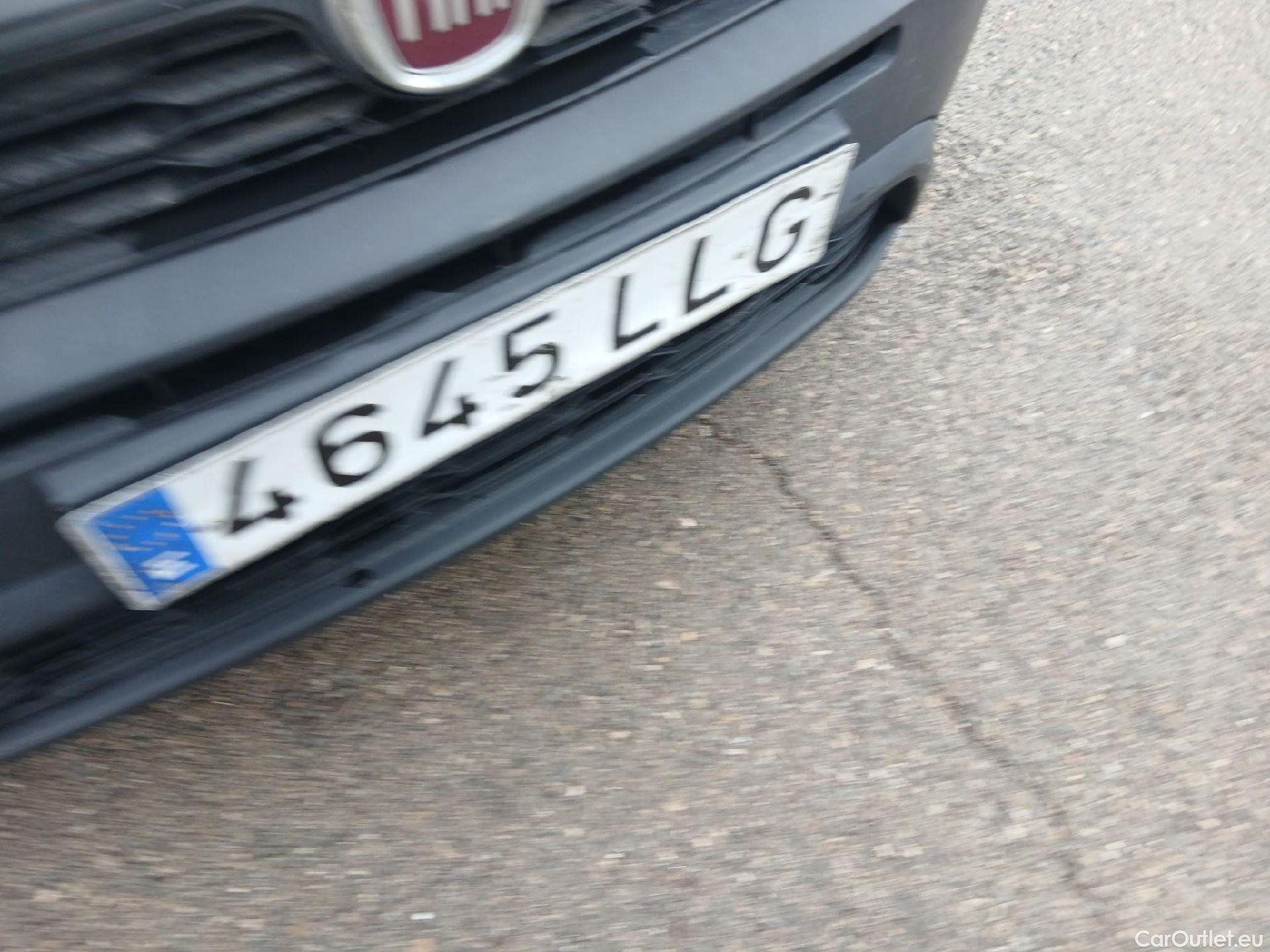  Fiat  Doblo FIAT Doblò Cargo/2015/4P/furgón derivado de turismo Cargo XL Base Plus 1.6 Mjet 78kW (105CV) #6