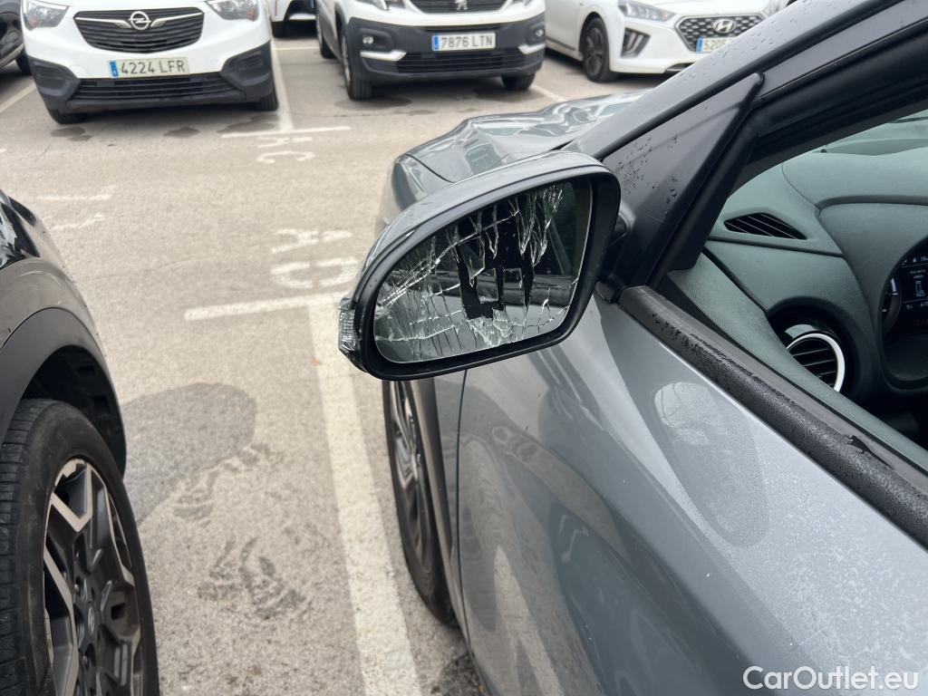  Hyundai  Konna HYUNDAI Kona / 2017 / 5P / todoterreno 1.6 GDI HEV SLE DCT #1