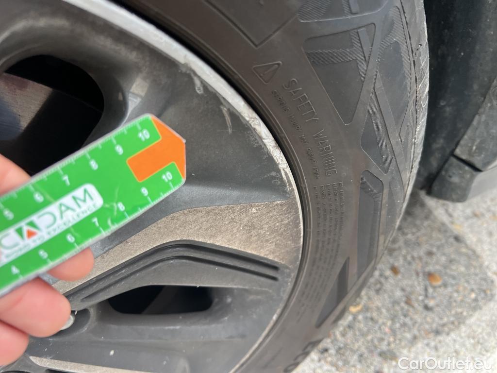  Hyundai  Konna HYUNDAI Kona / 2017 / 5P / todoterreno 1.6 GDI HEV SLE DCT #8