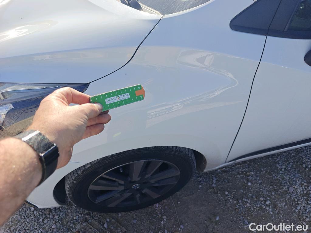  Nissan  Micra NISSAN  / 2017 / 5P / berlina con portón IG-T 68 kW (92 CV) E6D-F N-Design Black #3