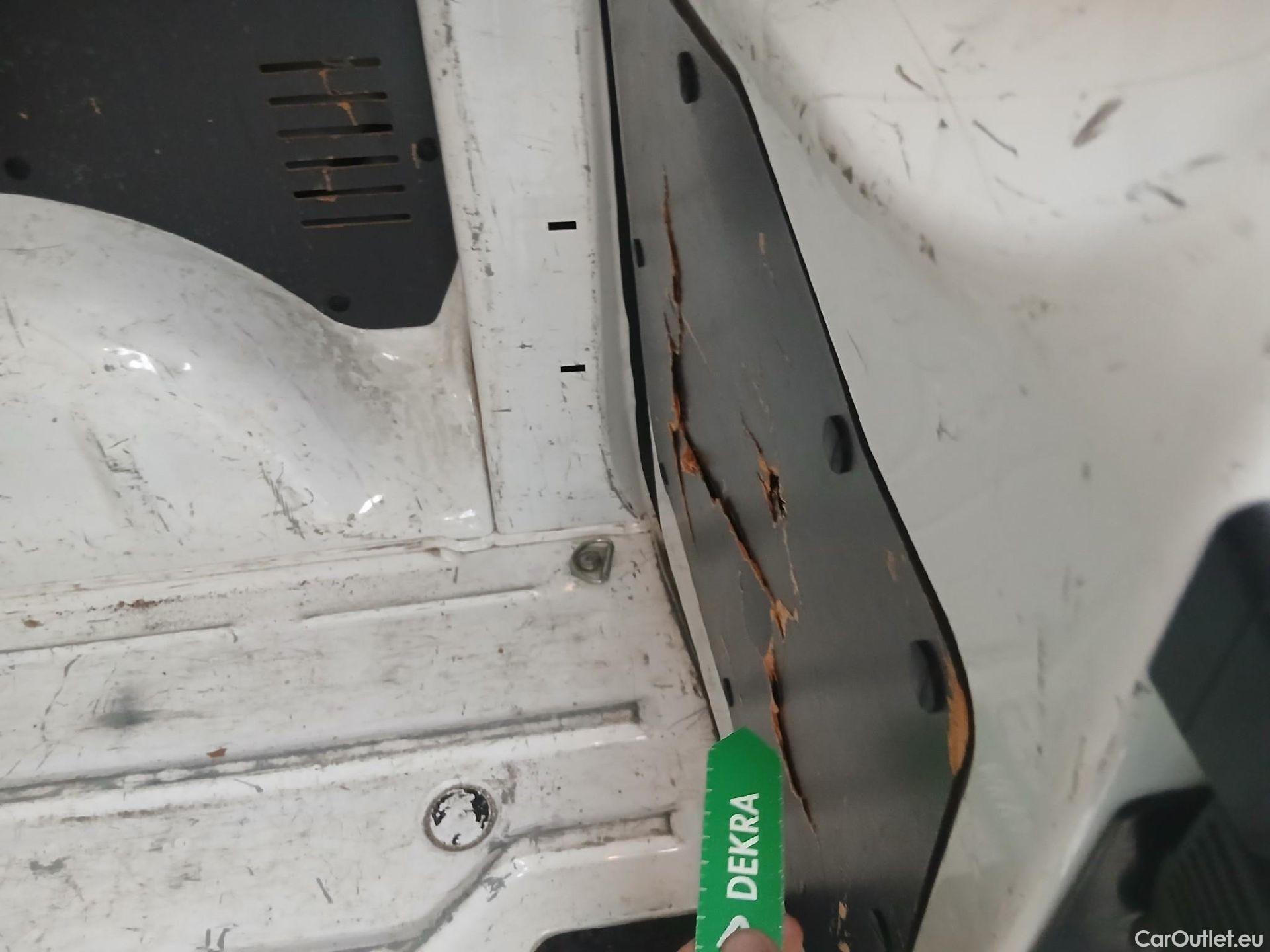  Citroen  Jumpy CITROEN  / 2016 / 4P / furgón Talla M BlueHDi 120 S&S 6v Club (CA) #45