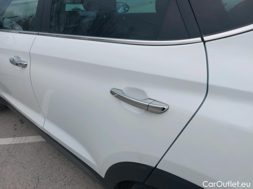  Hyundai  Tucson HYUNDAI  / 2018 / 5P / todoterreno 1.6 CRDI 85kW (116CV) 48V Tecno 4X2 ~ 29/12 FME MAIL CENTRO ZARAGOZA VEHICULO CON BASTIDOR INCORRECTO EN PARABRISAS #3