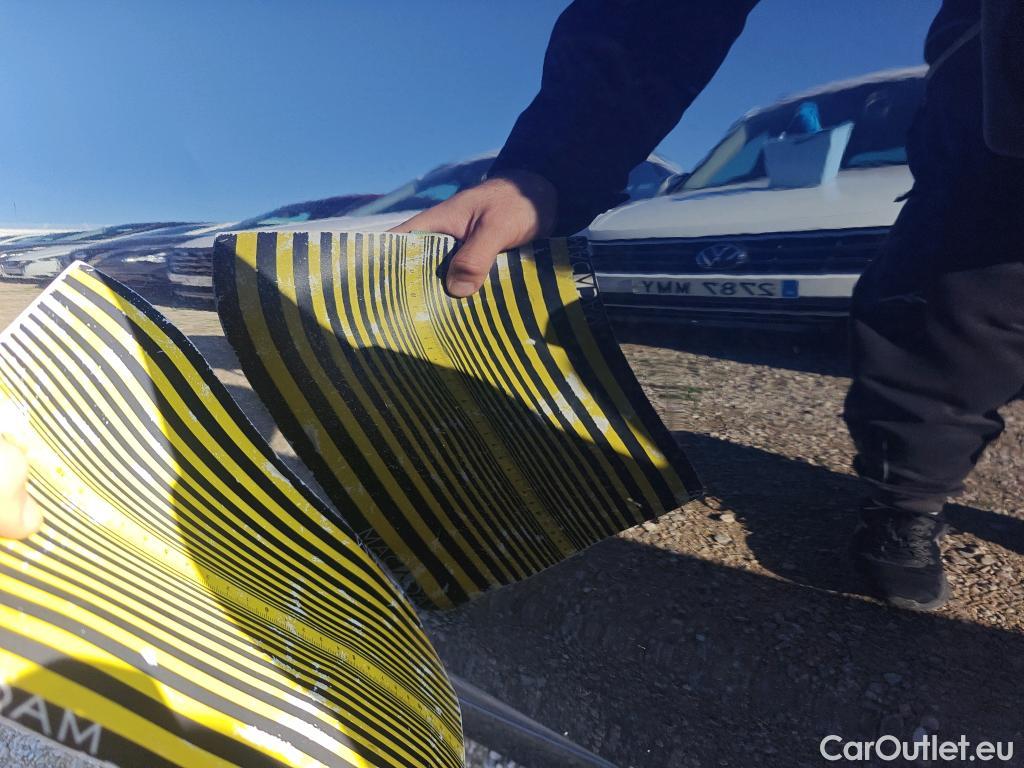  Bmw  Serie 3 BMW  / 2018 / 4P / sedán 320e #15