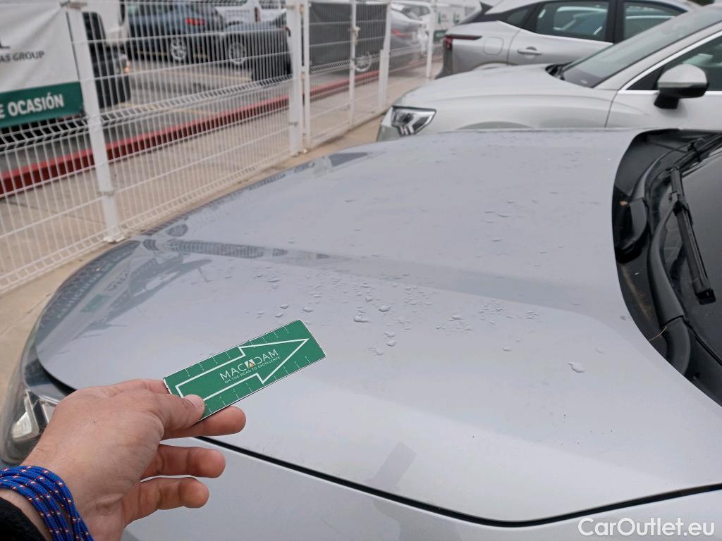  Toyota  RAV4 TOYOTA  / 2018 / 5P / todoterreno 2.5l 220H Advance #29