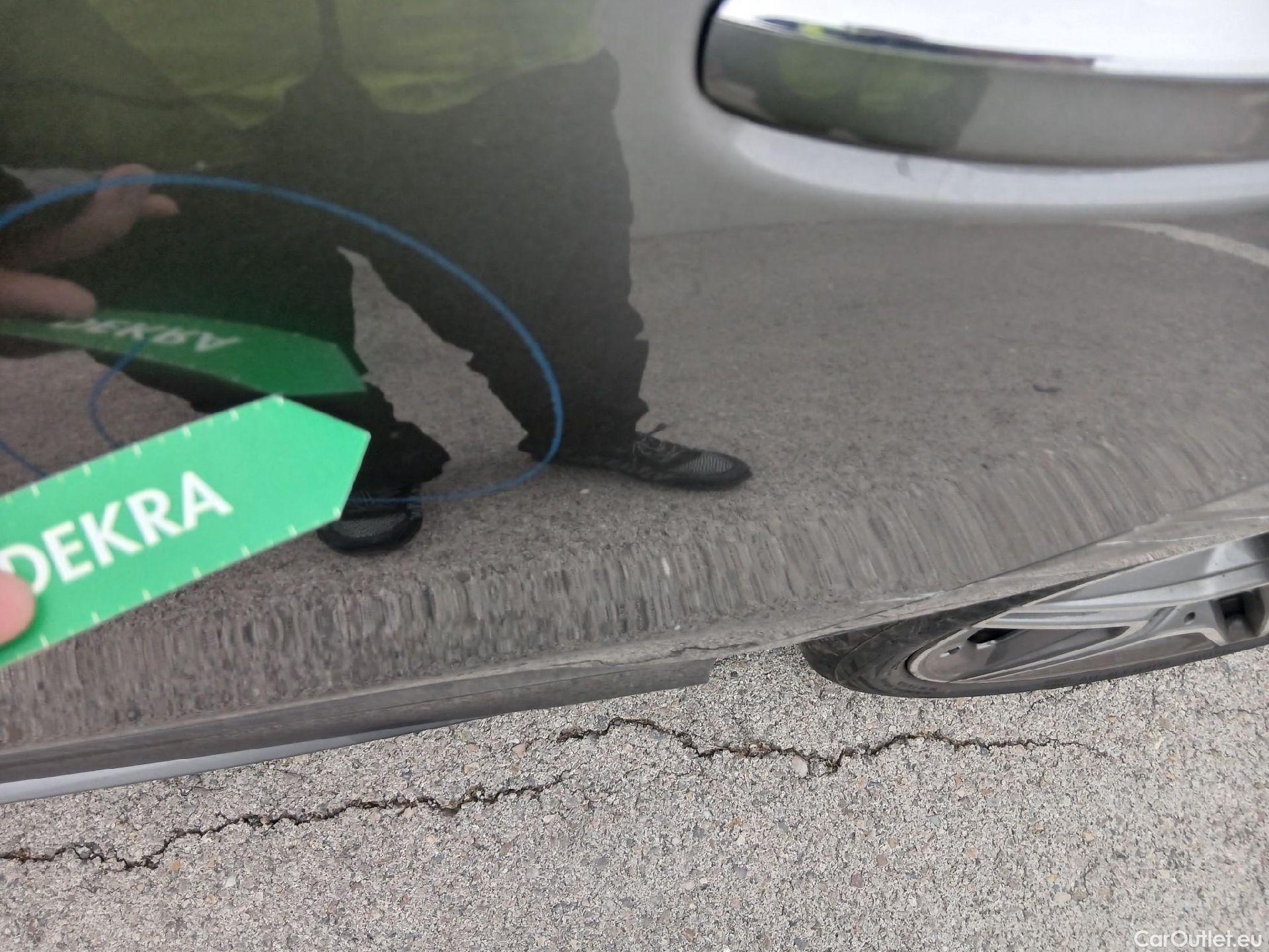  Mercedes  A-Klasse MERCEDES-BENZ Clase A / 2018 / 5P / berlina con portón A 200 #27