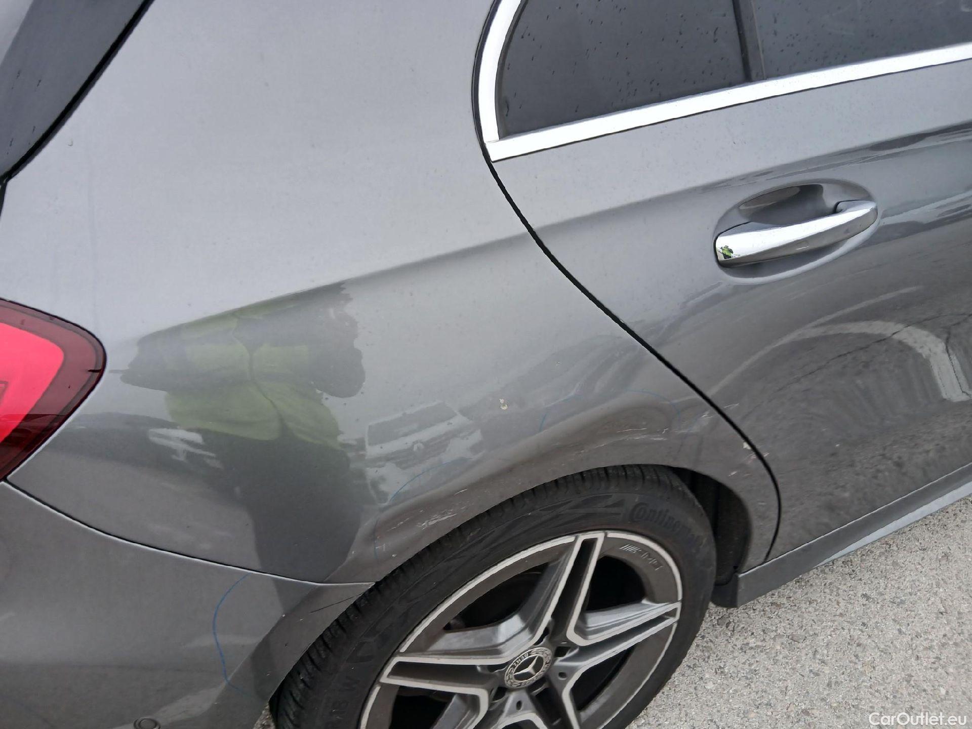  Mercedes  A-Klasse MERCEDES-BENZ Clase A / 2018 / 5P / berlina con portón A 200 #36