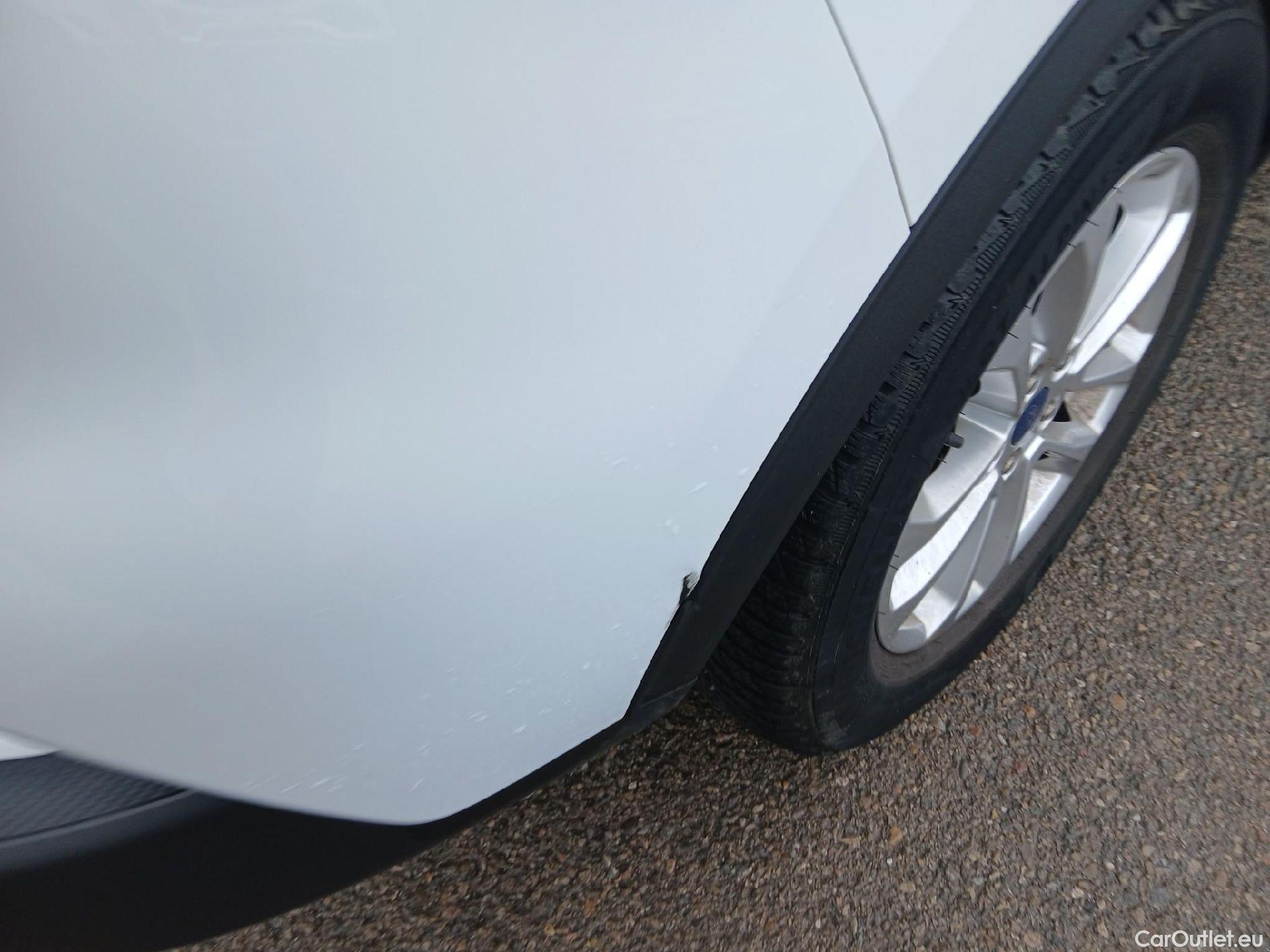  Ford  Kuga FORD  / 2019 / 5P / todoterreno Titanium 1.5T EcoBoost 88kW (120CV) #9