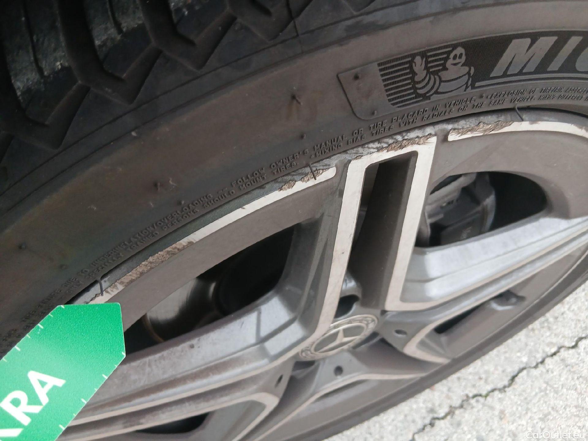  Mercedes  A-Klasse MERCEDES-BENZ Clase A / 2018 / 5P / berlina con portón A 200 #12