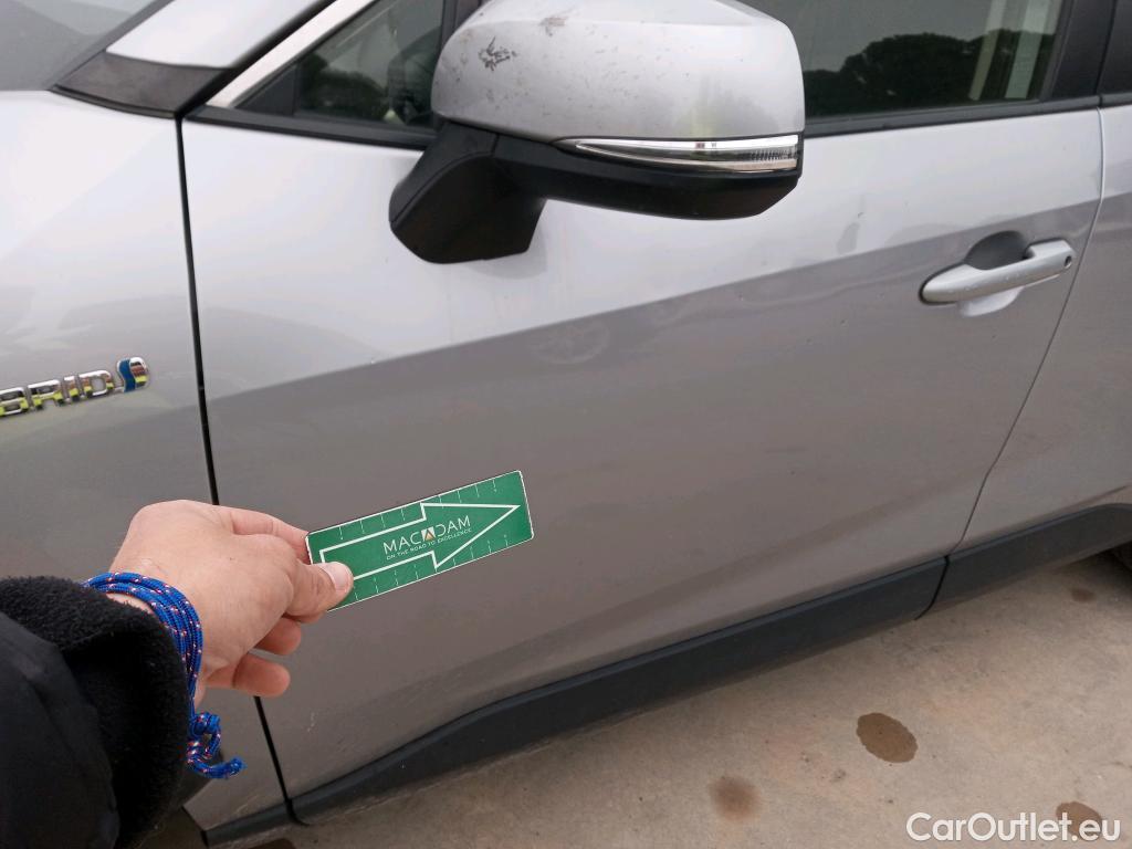  Toyota  RAV4 TOYOTA  / 2018 / 5P / todoterreno 2.5l 220H Advance #4