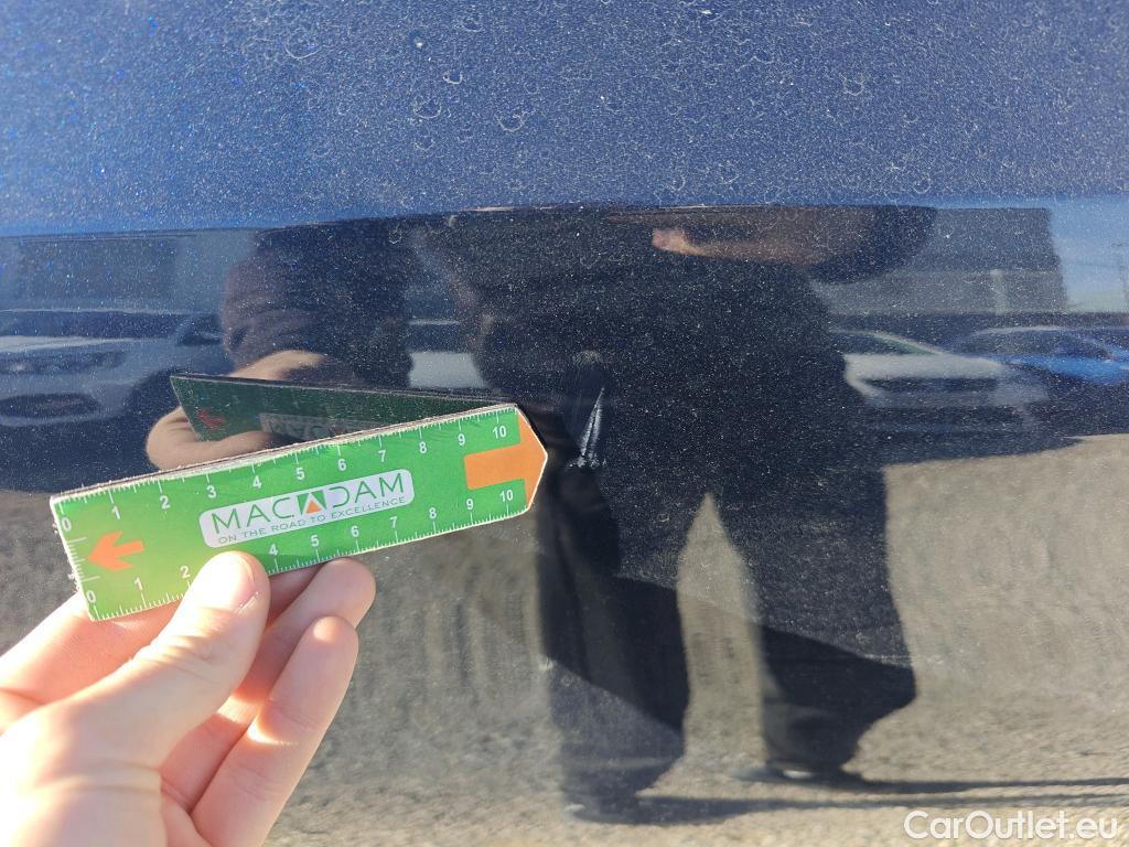  Bmw  Serie 3 BMW  / 2018 / 4P / sedán 320e #47