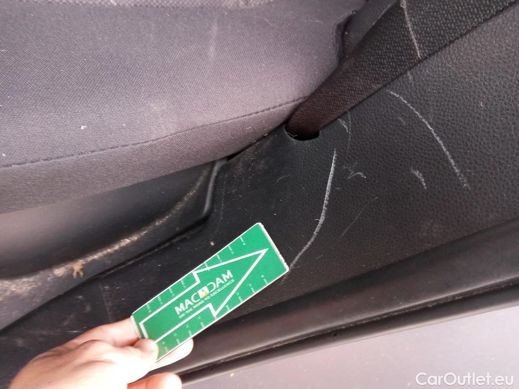  Toyota  RAV4 TOYOTA  / 2018 / 5P / todoterreno 2.5l 220H Advance #15