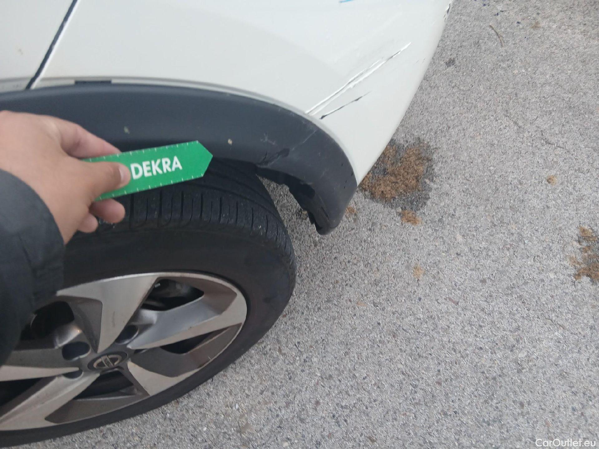  Nissan  Juke NISSAN  / 2014 / 5P / crossover G.E6D-Temp 83kW (112 CV) 5M/T ACENTA (CX) #21