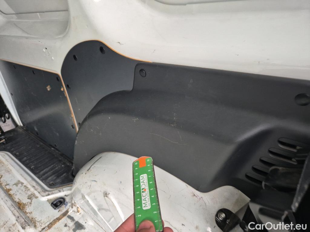  Renault  Kangoo RENAULT  Furgón/2013/3P/furgón derivado de turismo Profesional dCi 55 kW (75 CV) #32