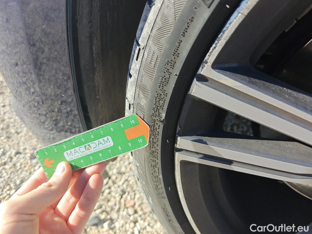  Bmw  Serie 3 BMW  / 2018 / 4P / sedán 320e #3