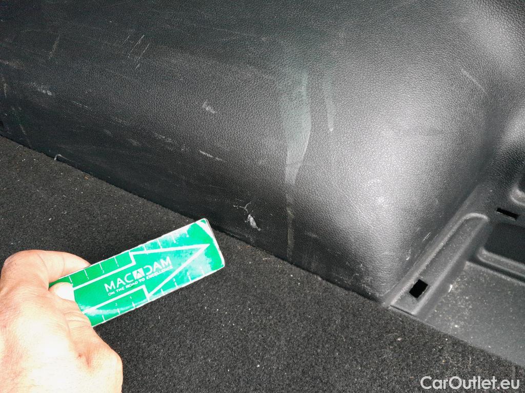  KIA  Sportage KIA  / 2018 / 5P / todoterreno 1.6 MHEV Black Edition 100kW (136CV) 4x2(SP) #19