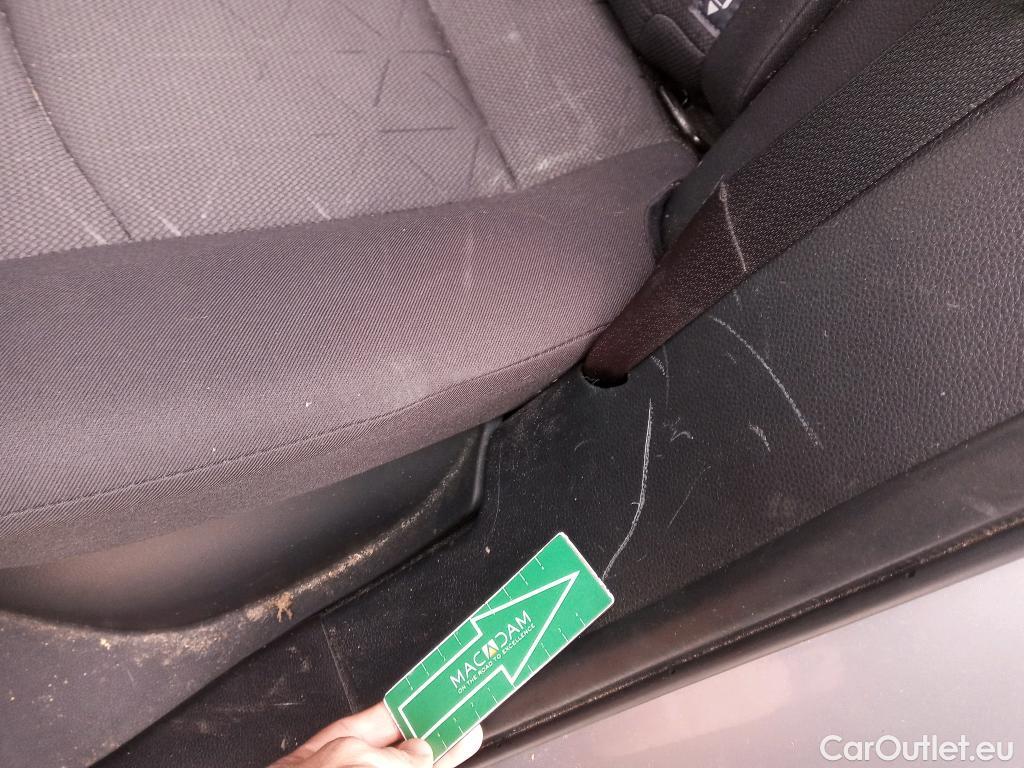  Toyota  RAV4 TOYOTA  / 2018 / 5P / todoterreno 2.5l 220H Advance #16