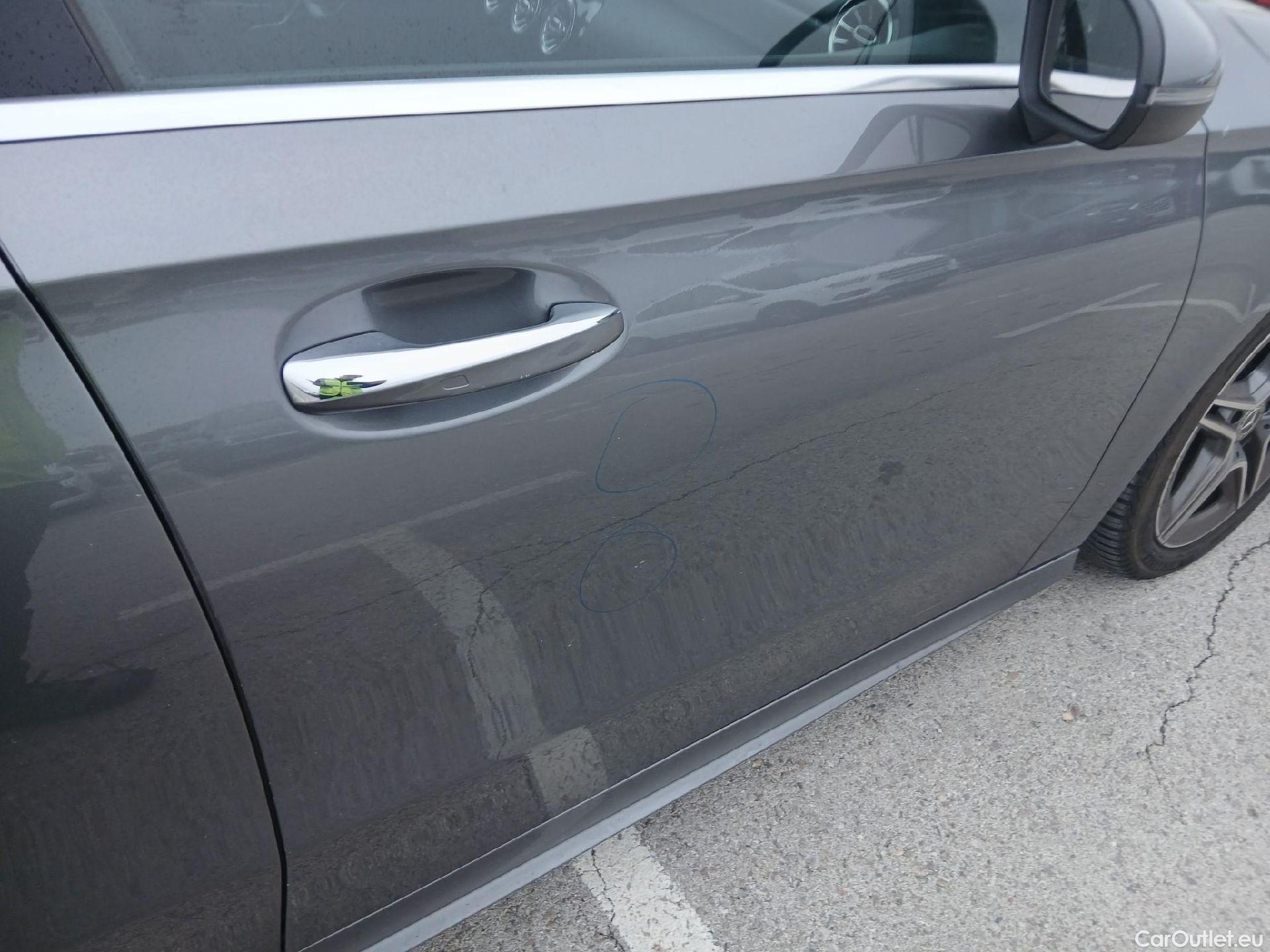  Mercedes  A-Klasse MERCEDES-BENZ Clase A / 2018 / 5P / berlina con portón A 200 #40