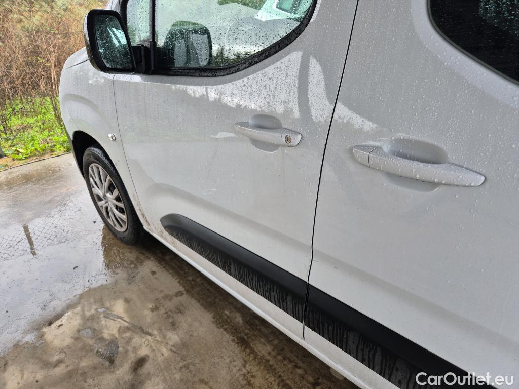  Land Rover  Discovery FIAT Doblò / 2022 / 5P / combi Combi (N1) BlueHDi 1.5 L 100CV (AC) #3