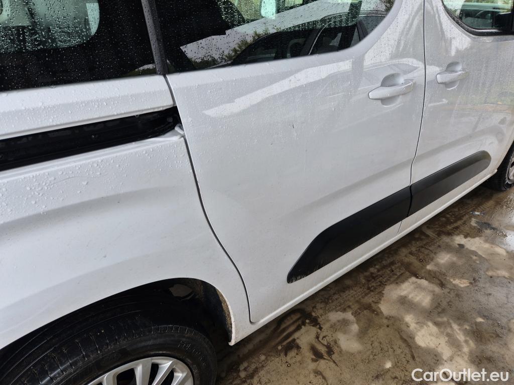  Land Rover  Discovery FIAT Doblò / 2022 / 5P / combi Combi (N1) BlueHDi 1.5 L 100CV (AC) #1