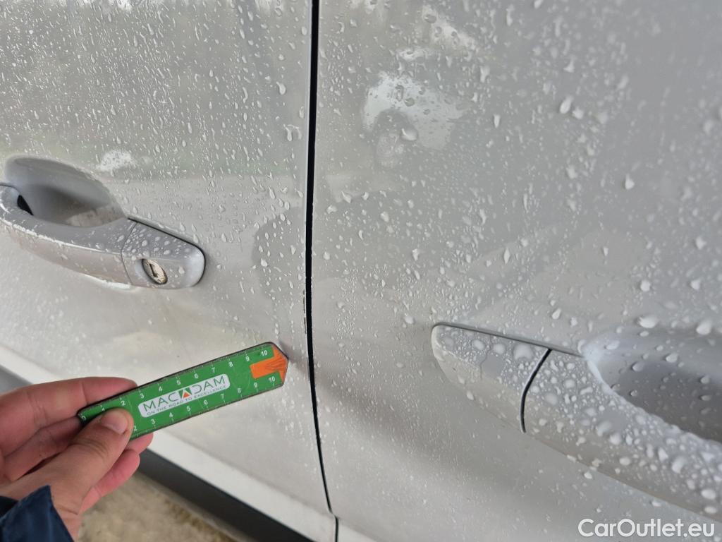  Land Rover  Discovery FIAT Doblò / 2022 / 5P / combi Combi (N1) BlueHDi 1.5 L 100CV (AC) #4