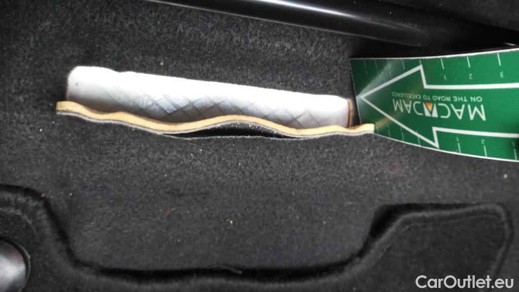  Hyundai  Tucson HYUNDAI  / 2018 / 5P / todoterreno 1.6 CRDI 85kW (116CV) 48V Tecno 4X2 ~ 29/12 FME MAIL CENTRO ZARAGOZA VEHICULO CON BASTIDOR INCORRECTO EN PARABRISAS #24