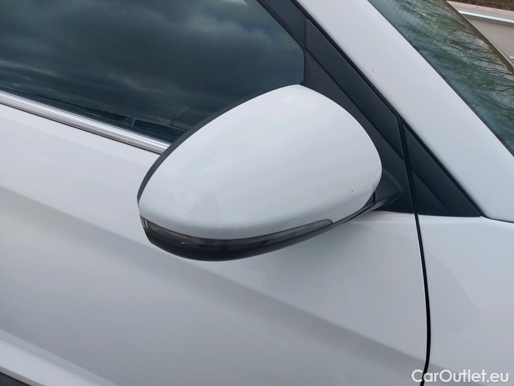  Hyundai  Tucson HYUNDAI  / 2018 / 5P / todoterreno 1.6 CRDI 85kW (116CV) 48V Tecno 4X2 ~ 29/12 FME MAIL CENTRO ZARAGOZA VEHICULO CON BASTIDOR INCORRECTO EN PARABRISAS #13