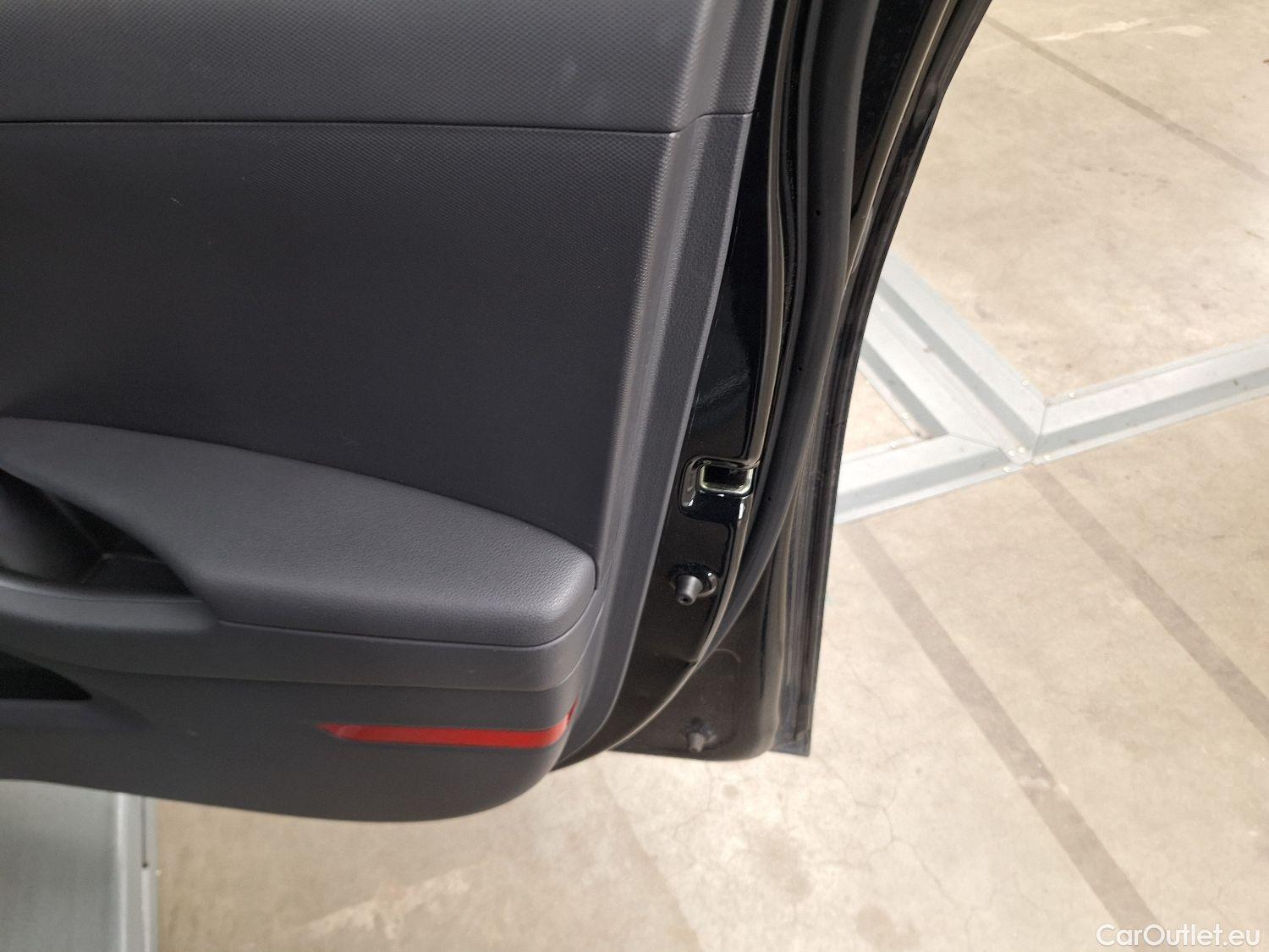  Hyundai   Ioniq Hyundai, FL'19, Hyundai 1.6 GDi ISG DCT Hybride Feel 5d #38