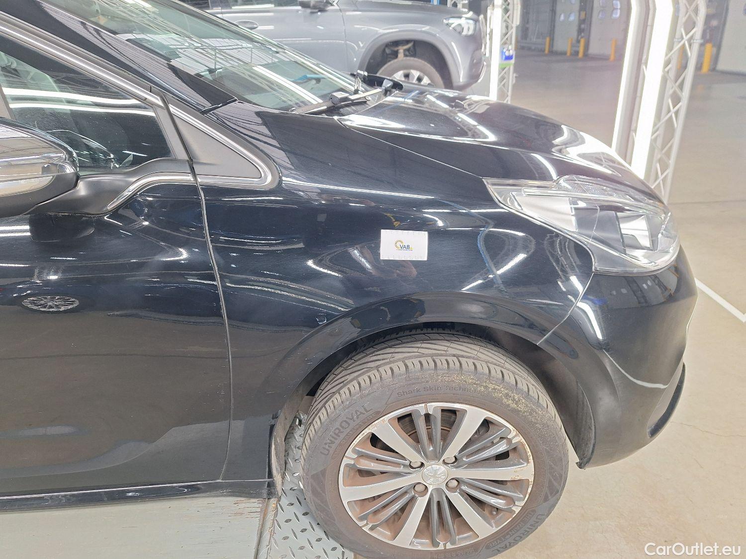  Peugeot  208 Peugeot,  '11, Peugeot  1.2 PureTech 81kW S/S Auto Allure 5d #82