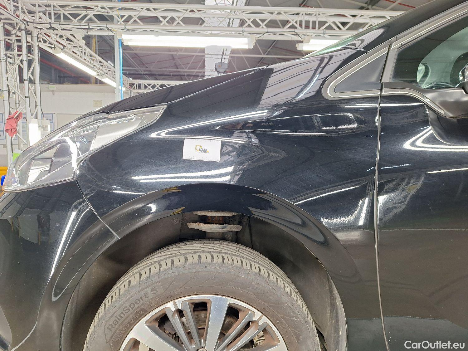  Peugeot  208 Peugeot,  '11, Peugeot  1.2 PureTech 81kW S/S Auto Allure 5d #64