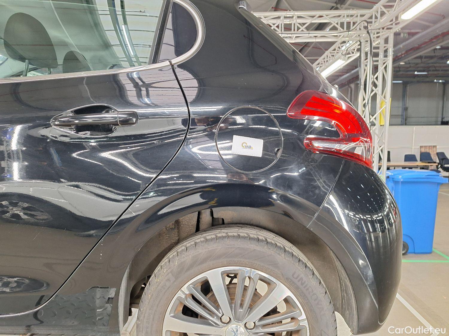  Peugeot  208 Peugeot,  '11, Peugeot  1.2 PureTech 81kW S/S Auto Allure 5d #52