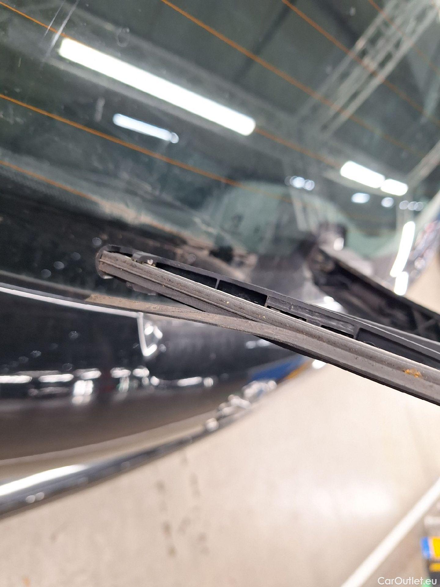  Peugeot  208 Peugeot,  '11, Peugeot  1.2 PureTech 81kW S/S Auto Allure 5d #88