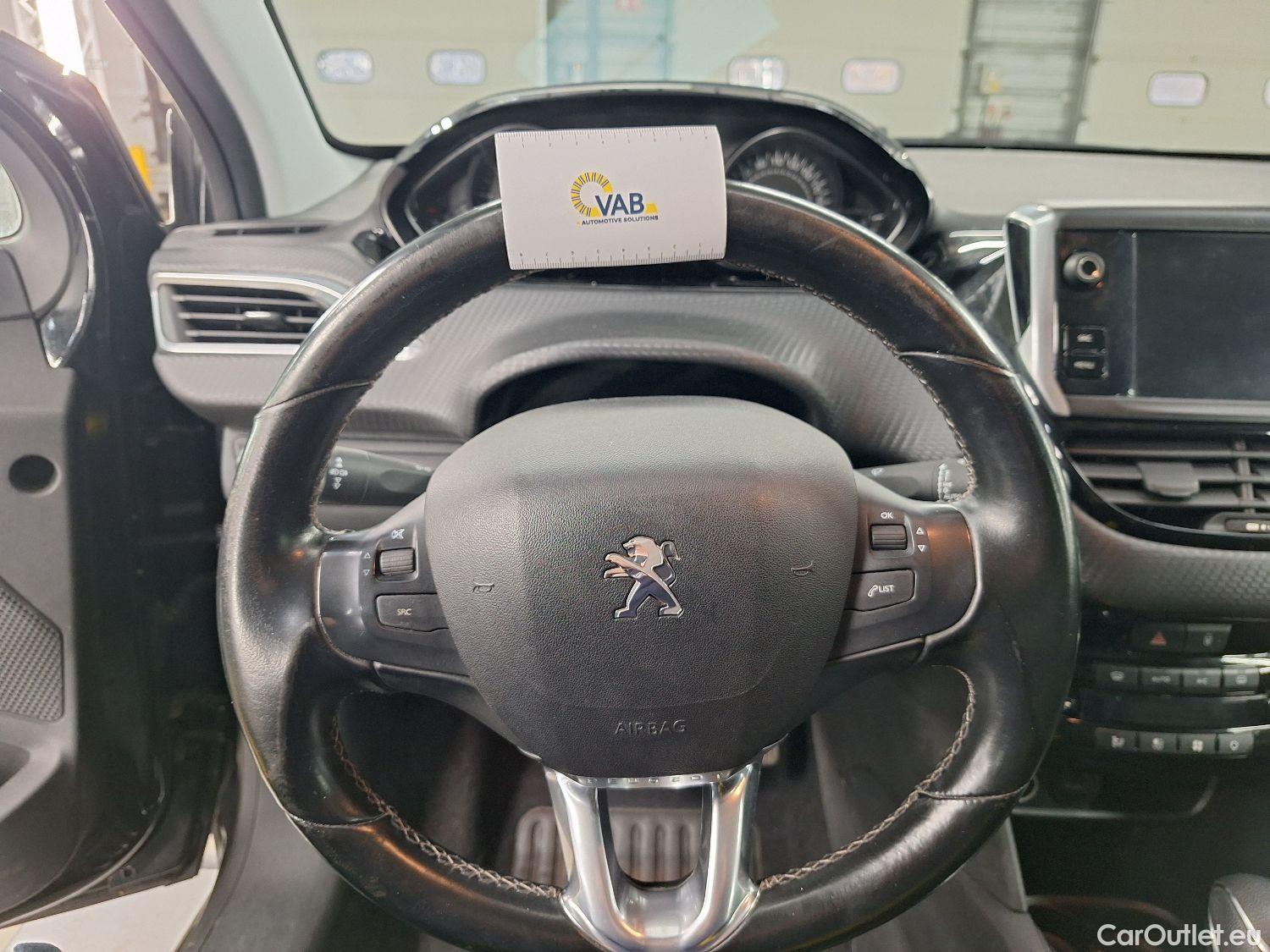  Peugeot  208 Peugeot,  '11, Peugeot  1.2 PureTech 81kW S/S Auto Allure 5d #19