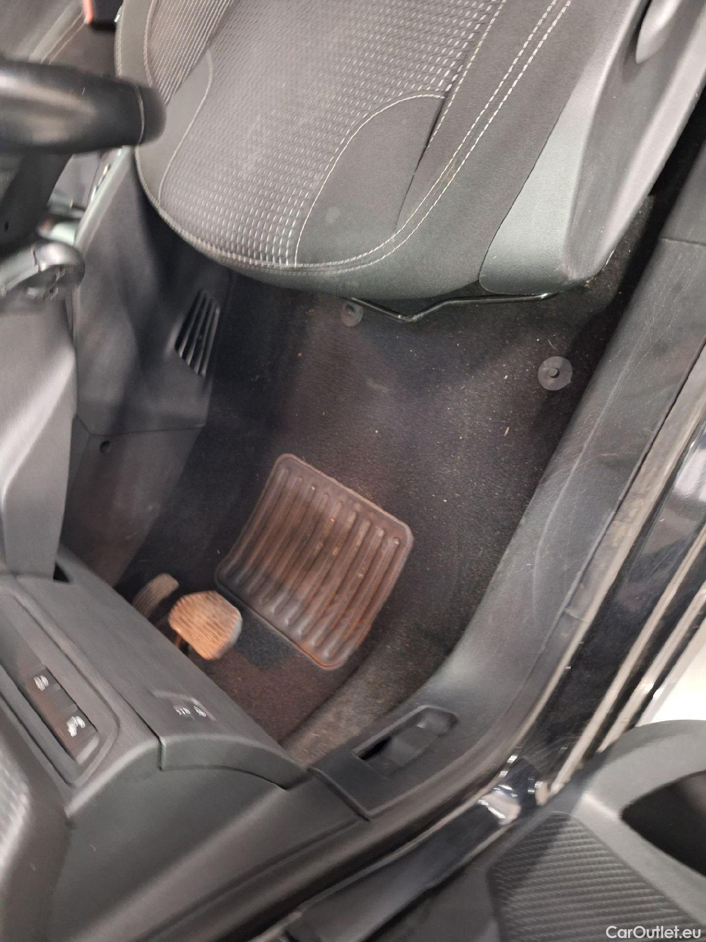  Peugeot  208 Peugeot,  '11, Peugeot  1.2 PureTech 81kW S/S Auto Allure 5d #97