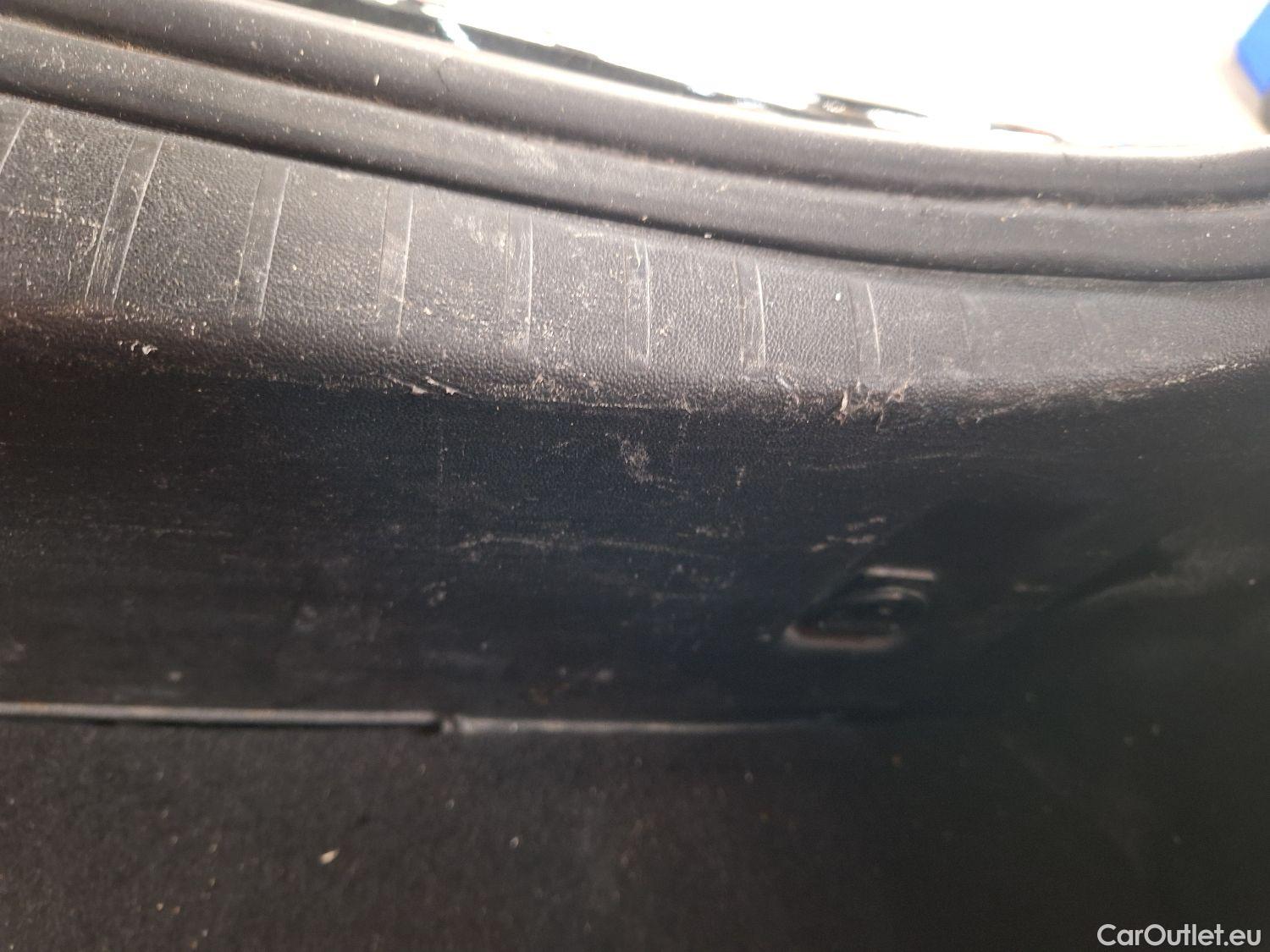  Peugeot  208 Peugeot,  '11, Peugeot  1.2 PureTech 81kW S/S Auto Allure 5d #16