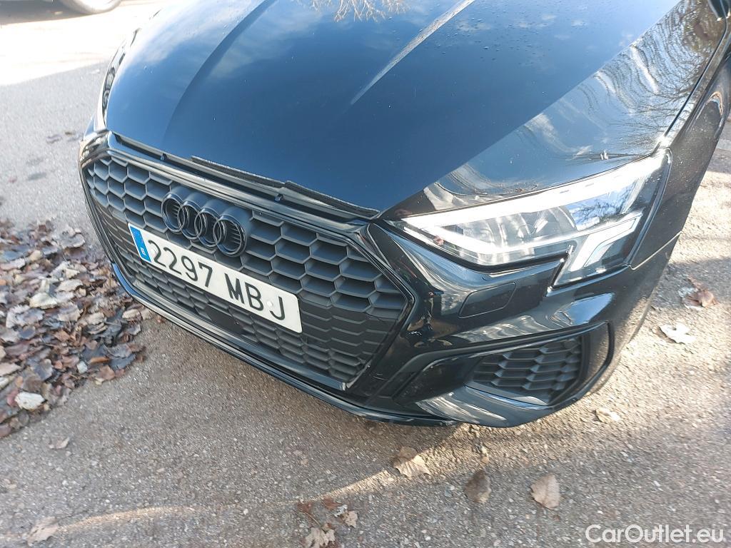  Audi  A3 AUDI  / 2020 / 5P / berlina con portón Sportback Black line 35 TFSI 110kW S tro #1