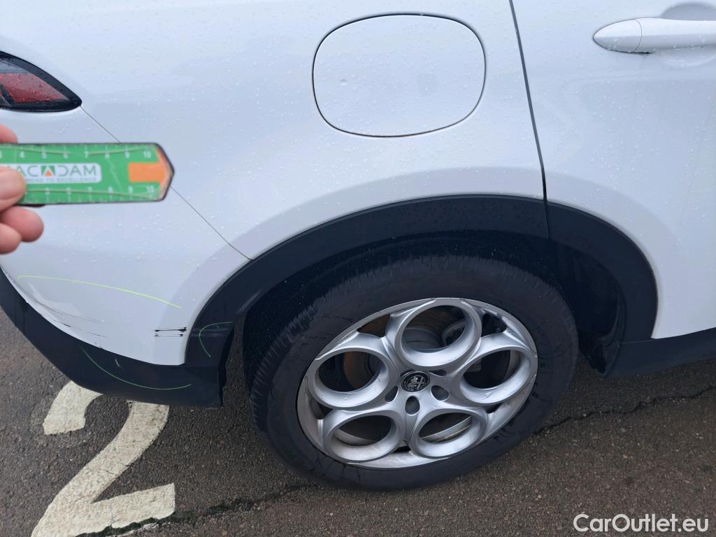  Alfa Romeo  TONALE Alfa Romeo  / 2022 / 5P / todoterreno 1.5 MHEV GASOLINA 130 CV SPRINT FWD #15