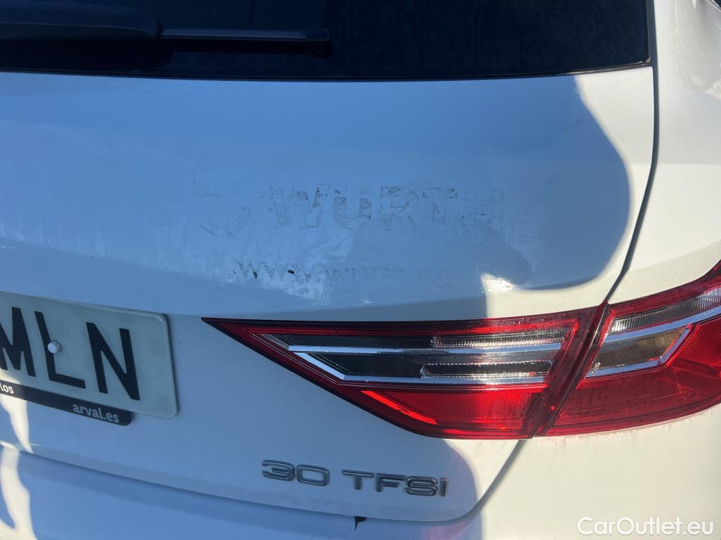  Audi  A1 Sportback AUDI A1 / 2018 / 5P / berlina con portón Sportback Advanced 30 TFSI 81kW (110CV) #3