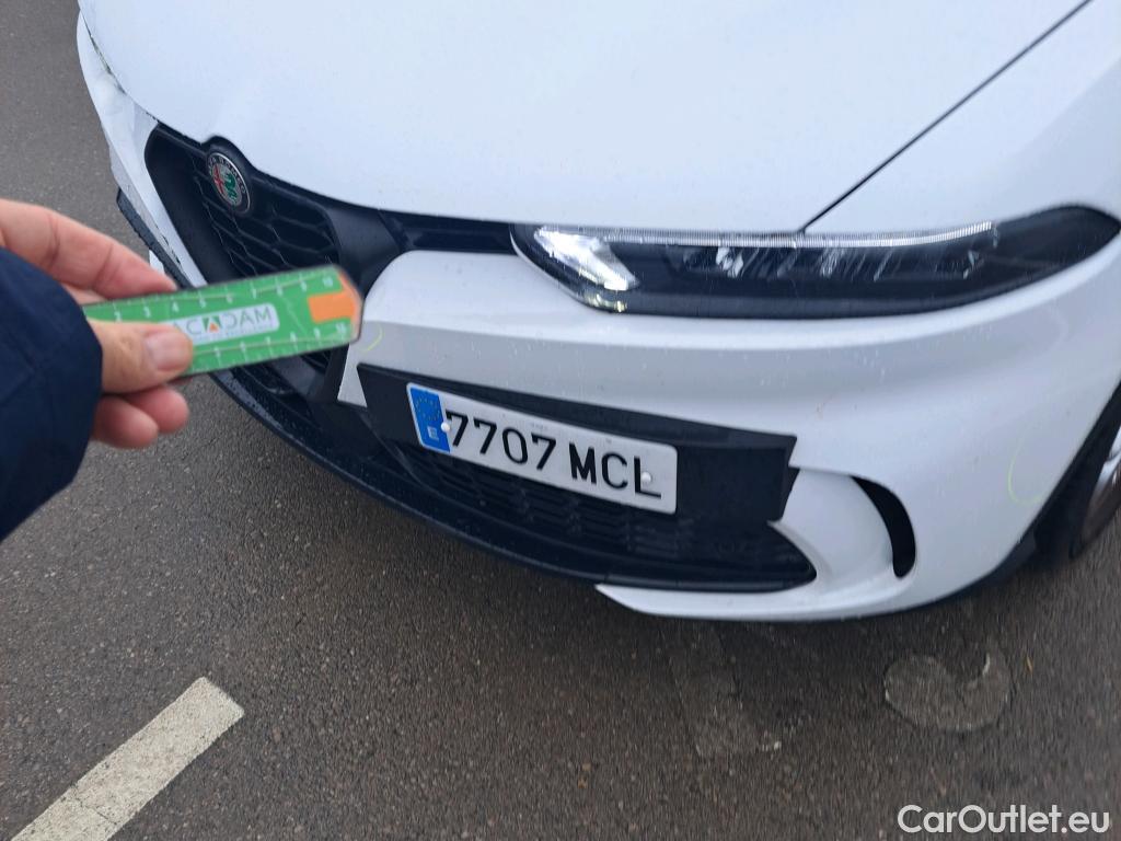  Alfa Romeo  TONALE Alfa Romeo  / 2022 / 5P / todoterreno 1.5 MHEV GASOLINA 130 CV SPRINT FWD #3