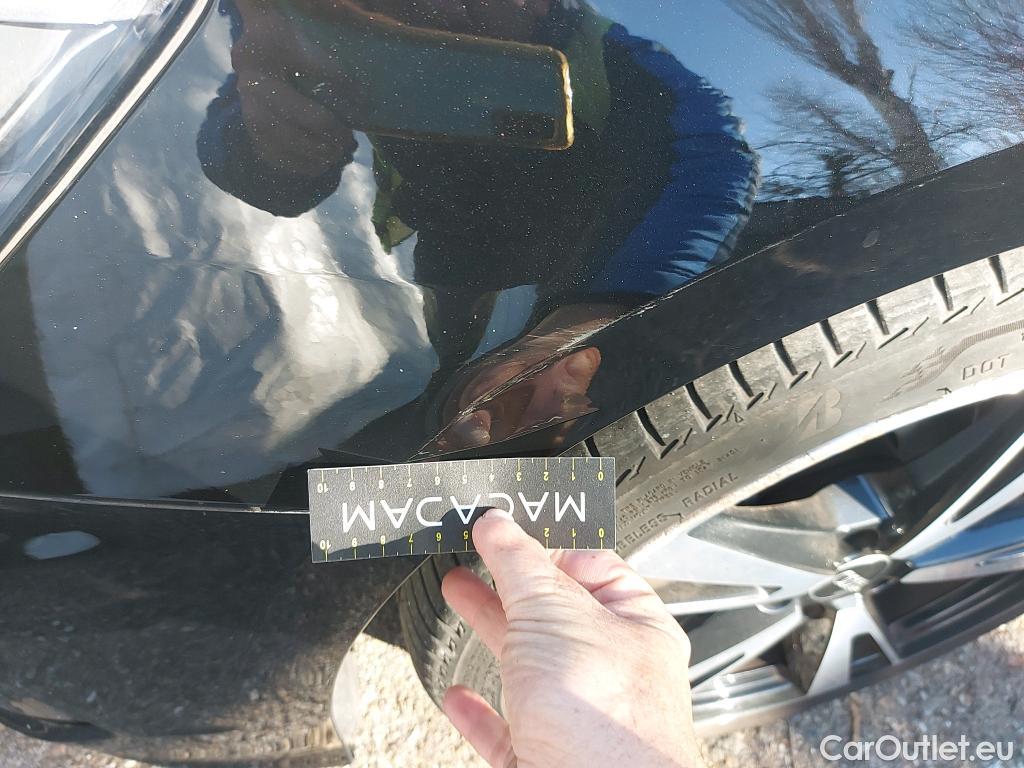  Audi  A3 AUDI  / 2020 / 5P / berlina con portón Sportback Black line 35 TFSI 110kW S tro #6