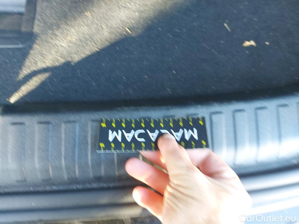  Audi  A3 AUDI  / 2020 / 5P / berlina con portón Sportback Black line 35 TFSI 110kW S tro #20