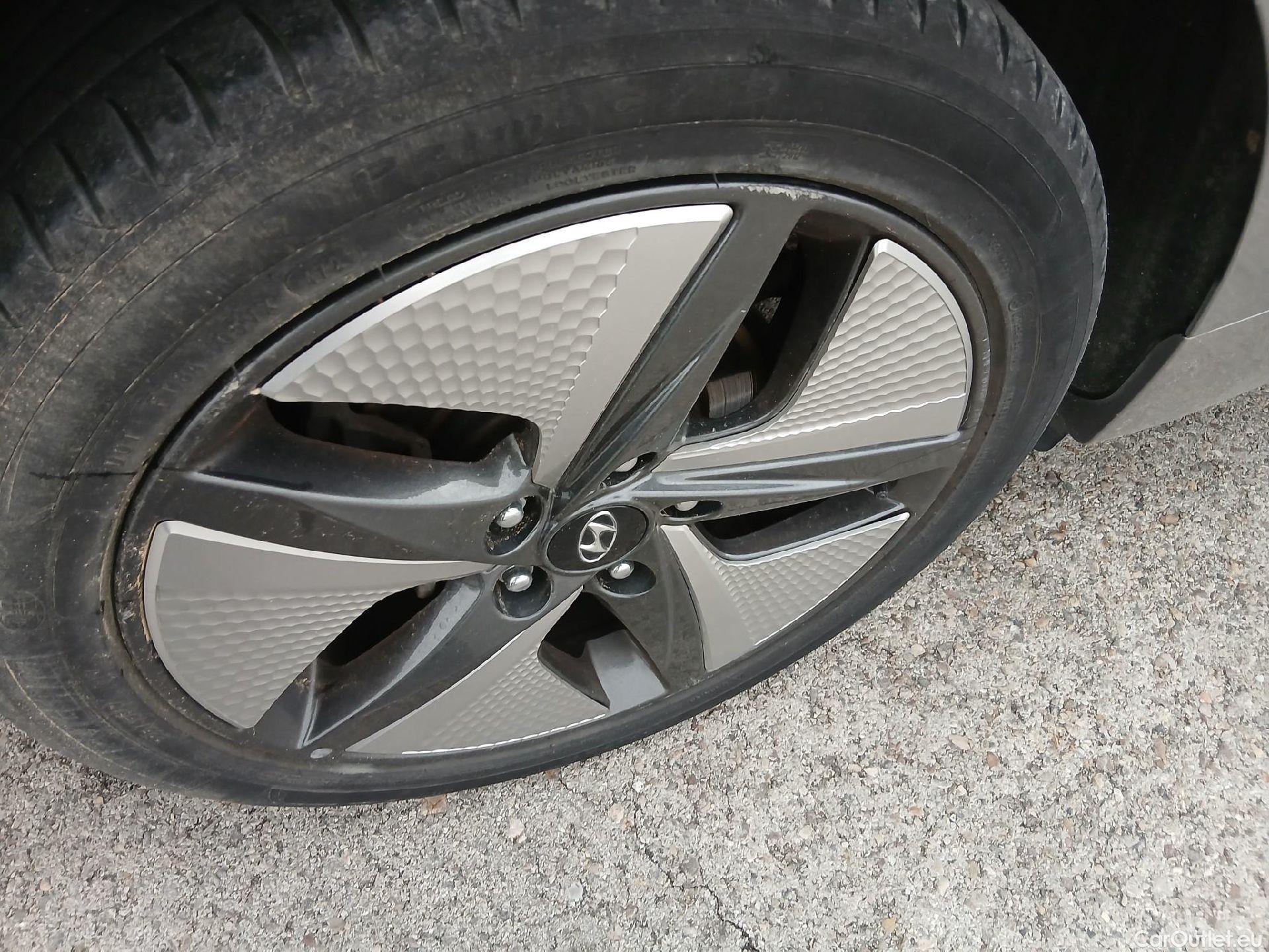  Hyundai   Ioniq HYUNDAI / 2019 / 5P / berlina con portón 1.6 GDI HEV Tecno DCT #5