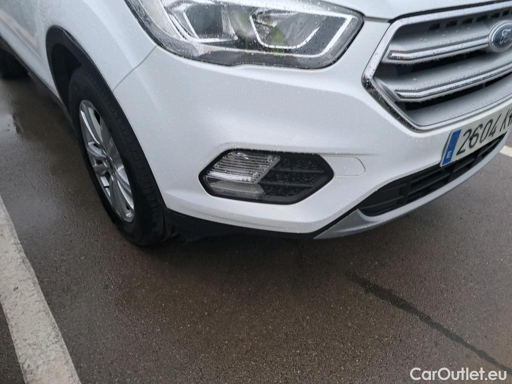  Ford  Kuga FORD  / 2016 / 5P / todoterreno 1.5 EcoBoost 88kW 4x2 Trend+ (CX) #28