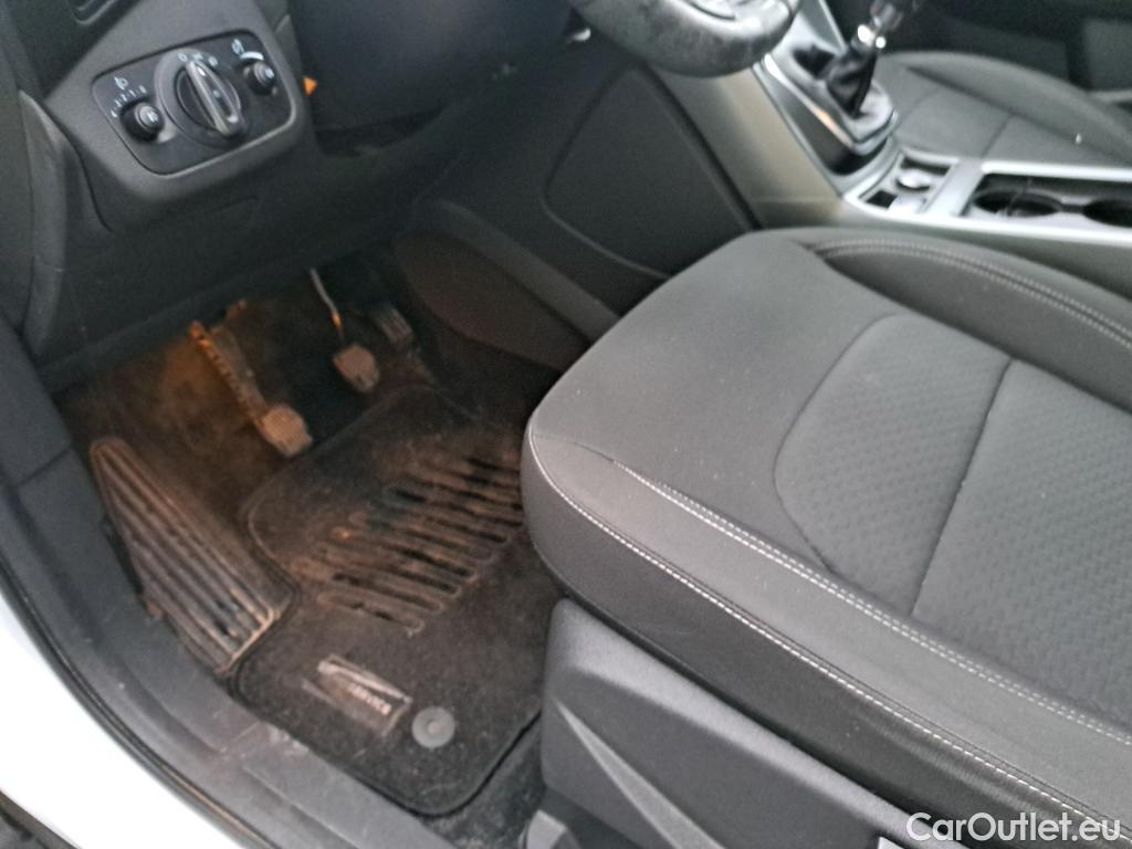  Ford  Kuga FORD  / 2016 / 5P / todoterreno 1.5 EcoBoost 88kW 4x2 Trend+ (CX) #13