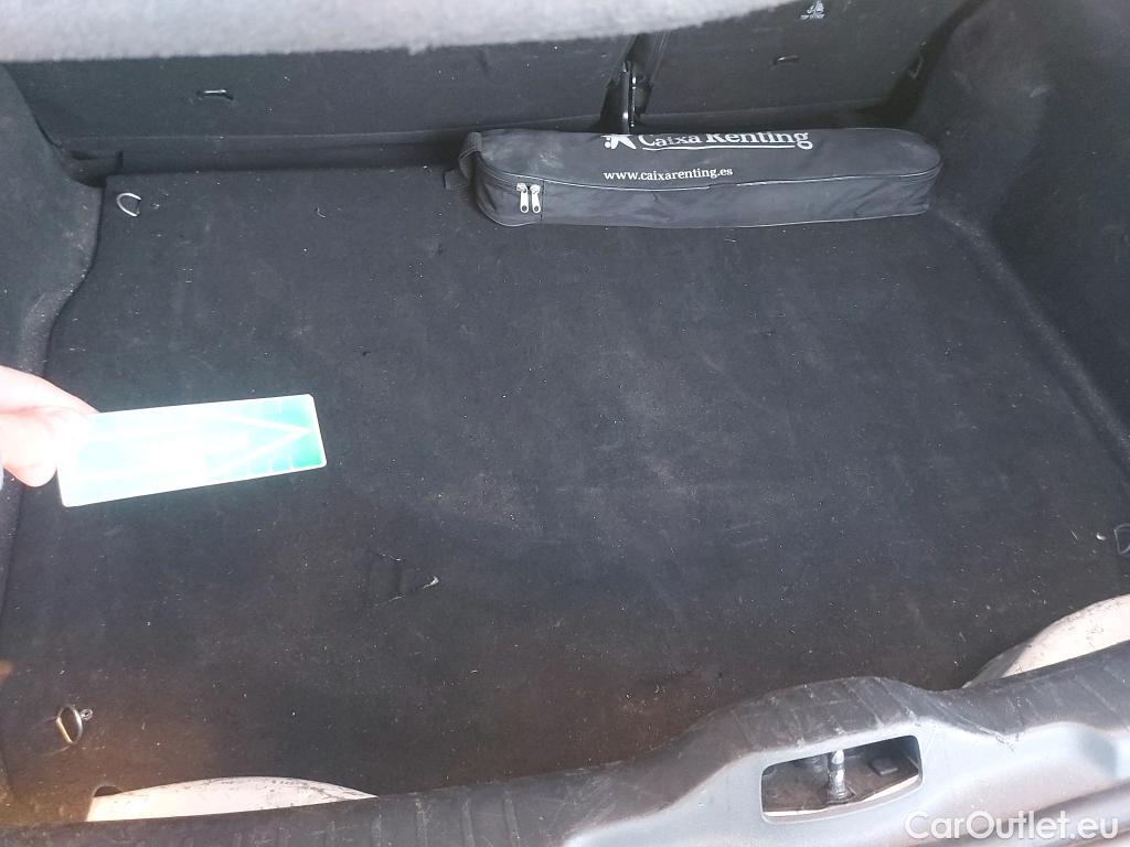  Citroen  C4 Cactus CITROEN  / 2018 / 5P / berlina con portón PureTech 81KW (110CV) S&S Shine (CX) #1