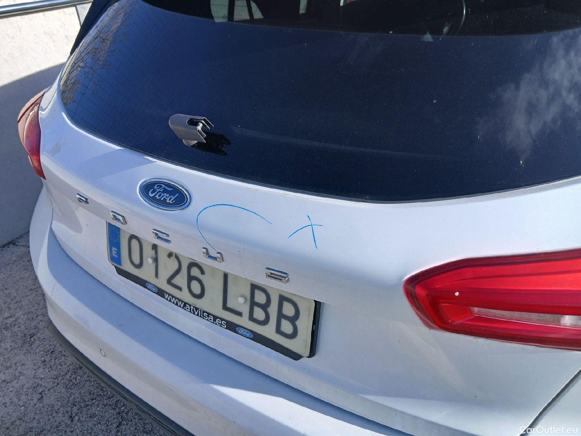  Ford  Focus FORD  / 2018 / 5P / berlina con portón 1.5 Ecoblue 88kW ST-Line Auto #31